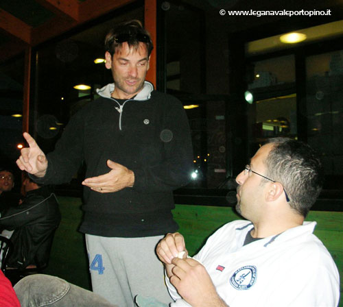 Luca Montella e Alessandro Masala parlano durante il rinfresco